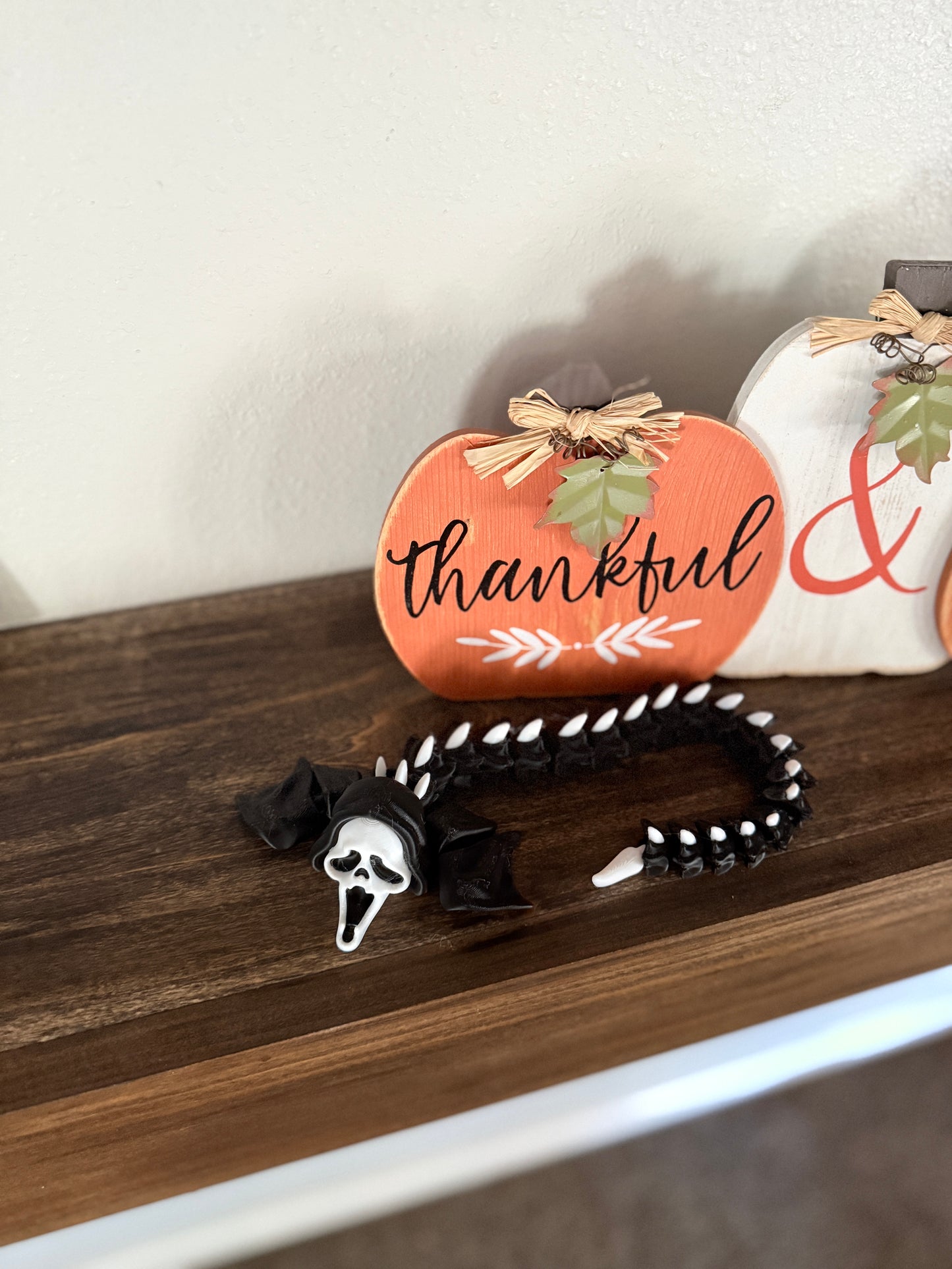 Ghostface Articulated Dragon – Horror Movie Inspired Fidget Collectible